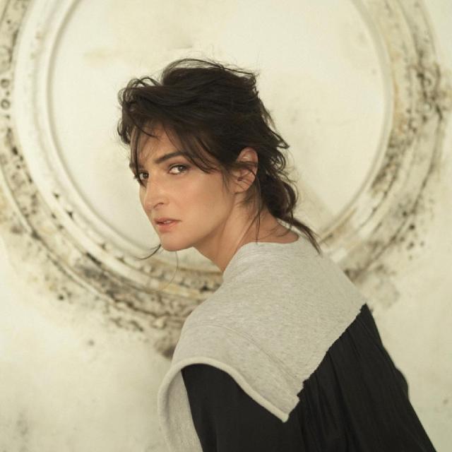 JANA KIRSCHNER