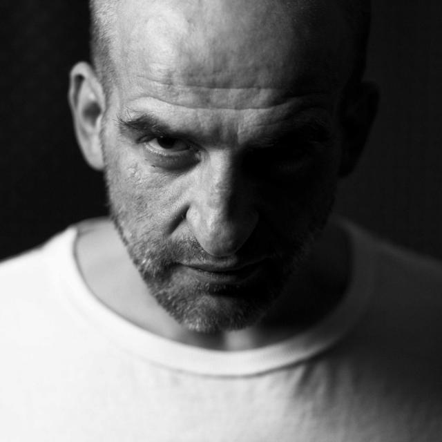 MIKE VÄTH